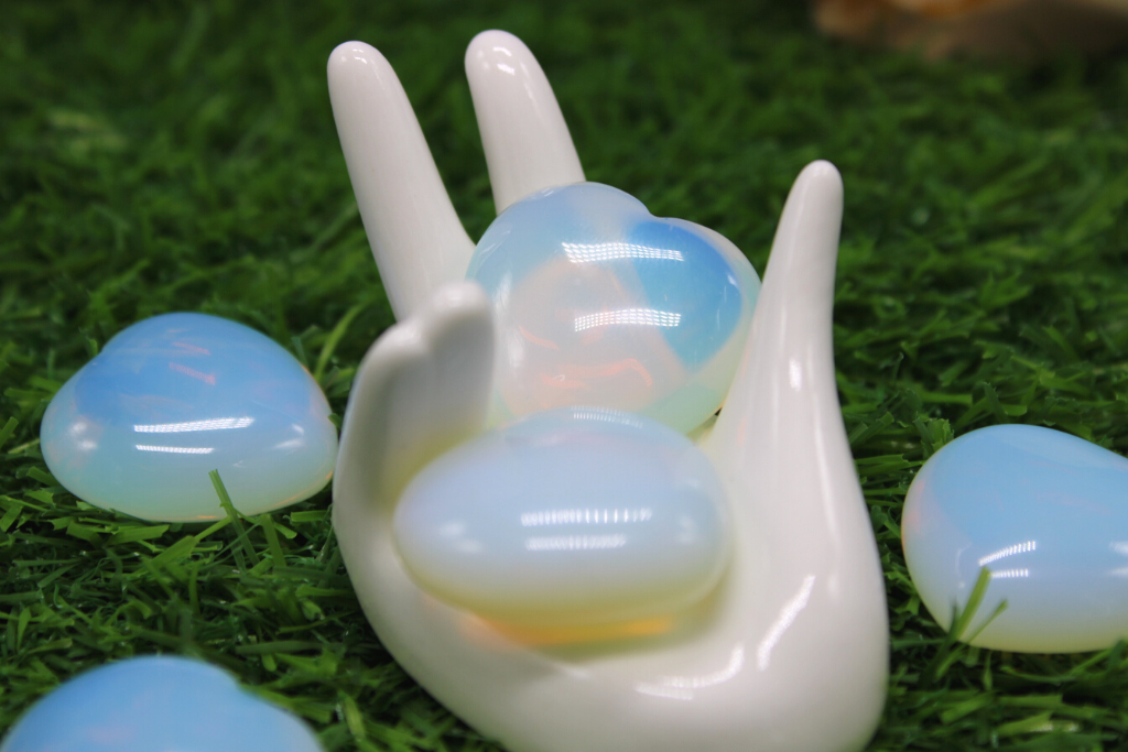 Opalite Hearts (30mm)