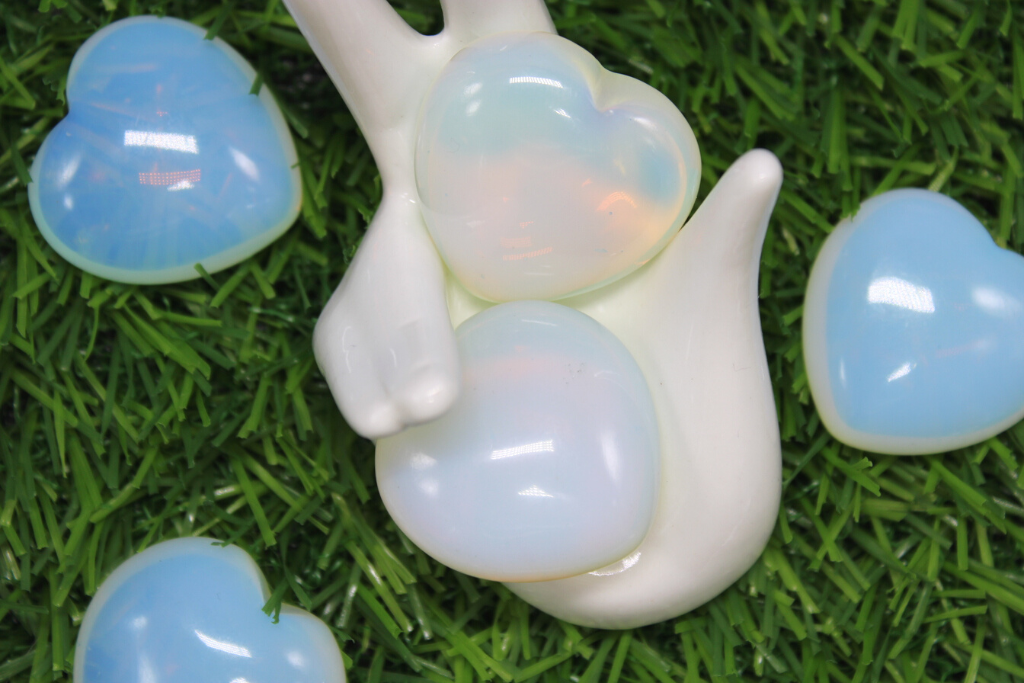 Opalite Hearts (30mm)